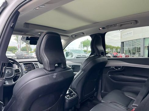 Used 2022 Volvo XC90 T5 Momentum AWD/4WD image 9