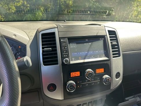 Used 2020 Nissan Frontier SV w/ Midnight Edition Floor Mats image 19