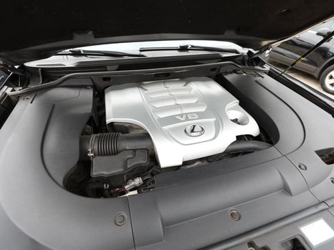 Used 2013 Lexus LX 570 4WD w/ Luxury Pkg image 34