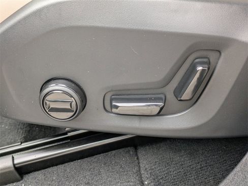 New 2026 Volvo XC90 B6 Plus w/ Protection Package Premier image 29