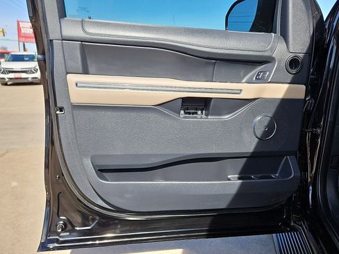 Used 2024 Ford Expedition Max XLT image 13