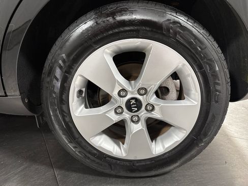 Used 2017 Kia Soul FWD image 12