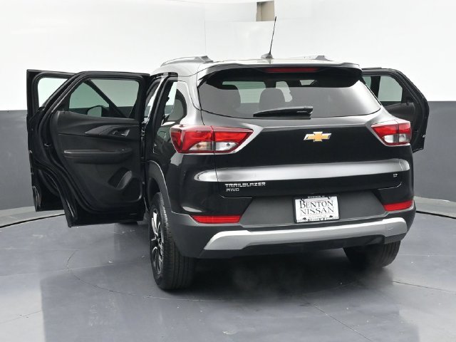 Used 2025 Chevrolet TrailBlazer LT AWD/4WD image 48