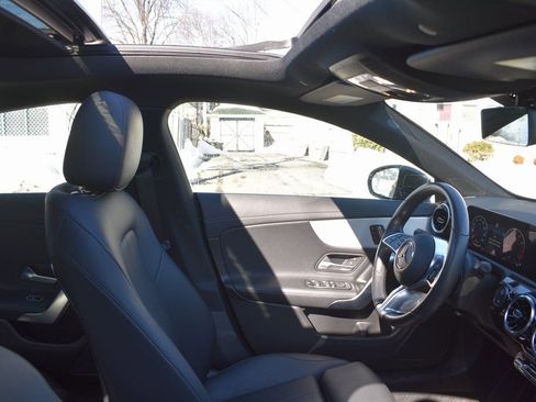 Used 2025 Mercedes-Benz CLA 250 4MATIC image 21