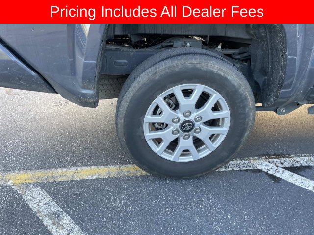 Used 2025 Toyota Tacoma SR5 AWD/4WD image 11