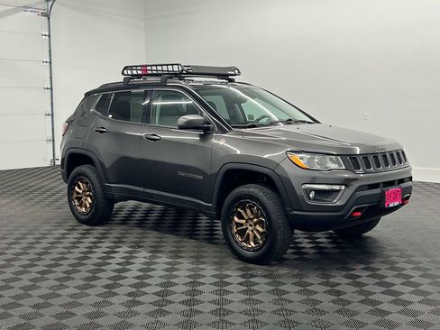 Used 2018 Jeep Compass Trailhawk image 6