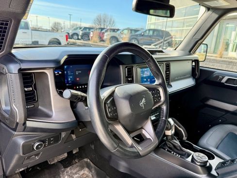 Used 2022 Ford Bronco Outer Banks image 8