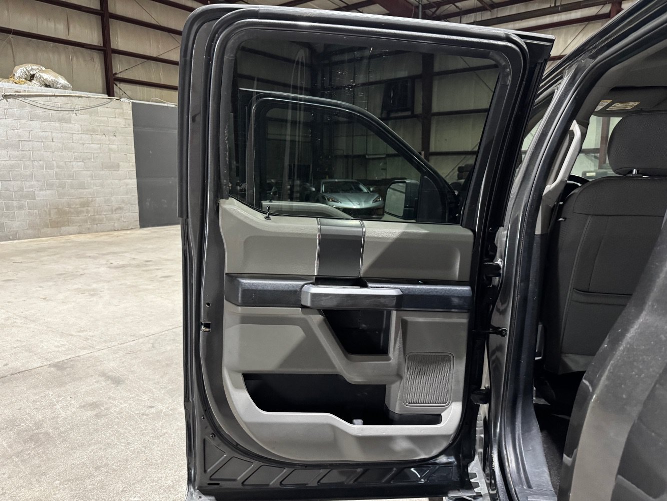 Used 2020 Ford F150 XLT w/ Equipment Group 302A Luxury AWD/4WD image 15