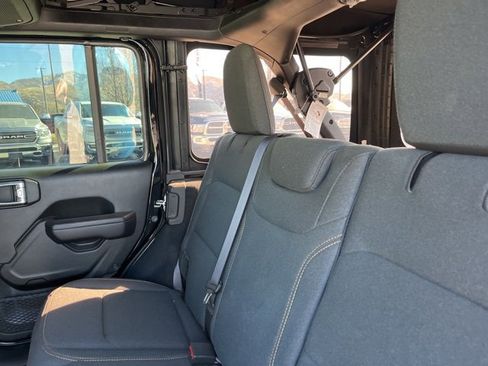 Used 2024 Jeep Wrangler Sport S image 15