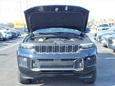 Used 2023 Jeep Grand Cherokee Overland image 32