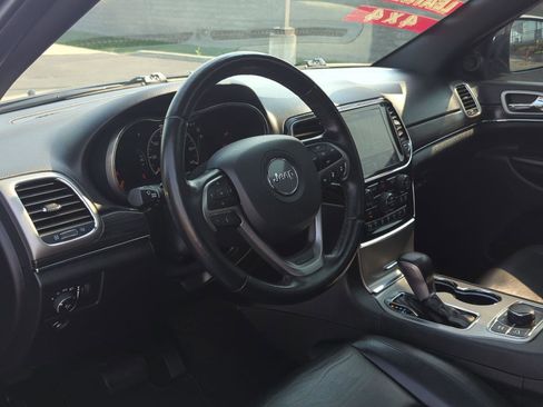 Used 2021 Jeep Grand Cherokee Limited image 14