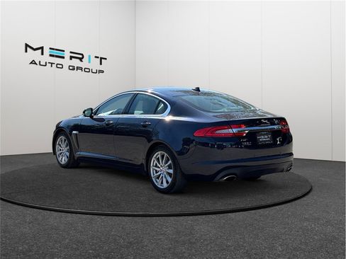 Used 2015 Jaguar XF Premium RWD image 7