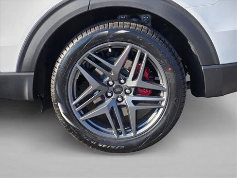 New 2026 Ford Explorer ST-Line w/ ST-Line Street Pack RWD image 9