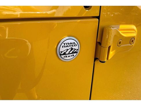 Used 2018 Jeep Wrangler Unlimited Sport S AWD/4WD image 9