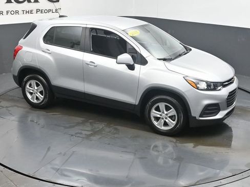 Used 2018 Chevrolet Trax LS image 38