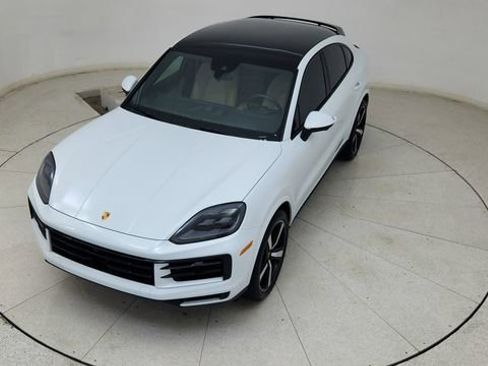 Used 2025 Porsche Cayenne Coupe AWD/4WD image 75