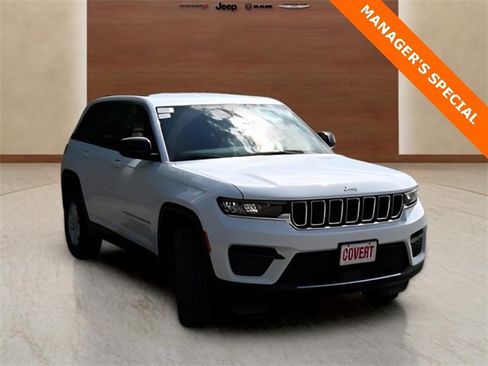 New 2025 Jeep Grand Cherokee Laredo w/ Trailer Tow Package image 7