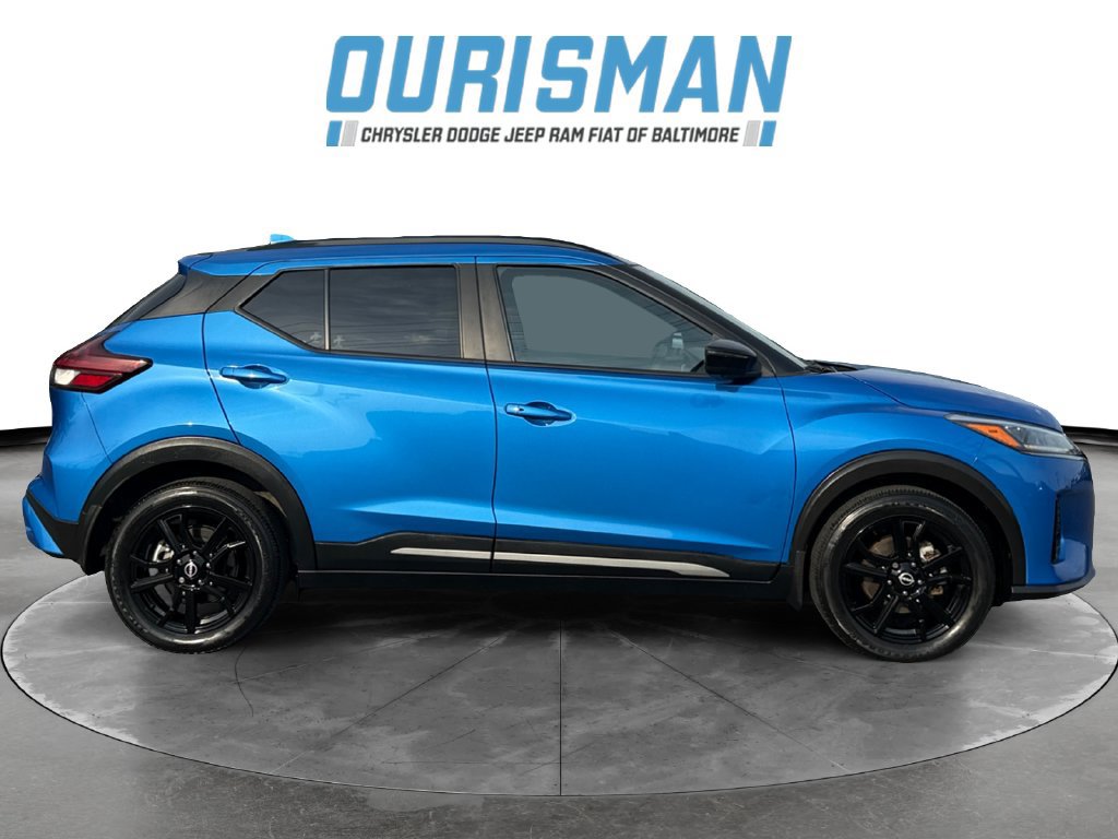 Used 2023 Nissan Kicks SR w/ SR Premium Package FWD image 7