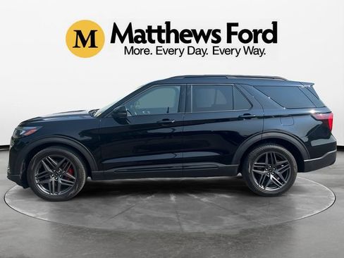 Used 2025 Ford Explorer ST w/ Sun And Sound Package AWD/4WD image 2