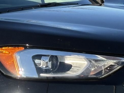 Used 2023 Ford Edge SE image 18