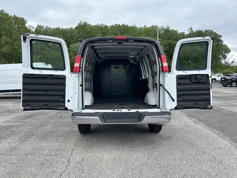 Used 2024 Chevrolet Express 2500 w/ Driver Convenience Package RWD image 12