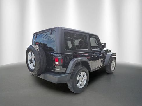 Used 2022 Jeep Wrangler Sport AWD/4WD image 3