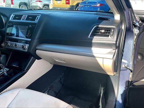 Used 2017 Subaru Legacy 2.5i Premium w/ Moonroof Package image 15