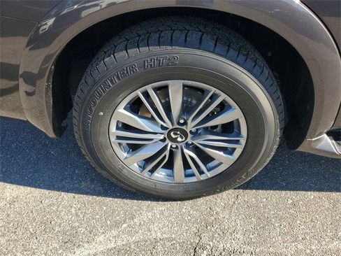 Used 2024 INFINITI QX80 Luxe image 6