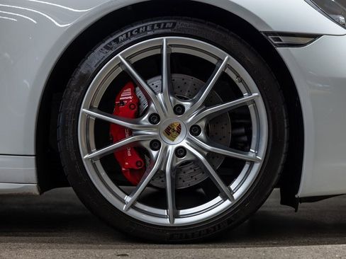 Used 2018 Porsche 911 Targa 4S image 14