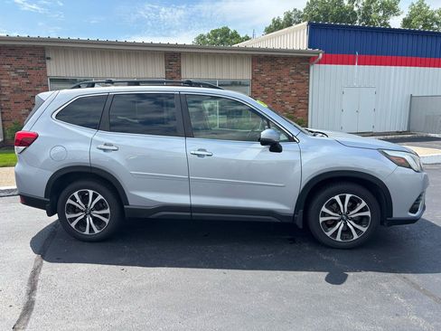 Used 2022 Subaru Forester Limited w/ Popular Package #3 AWD/4WD image 2