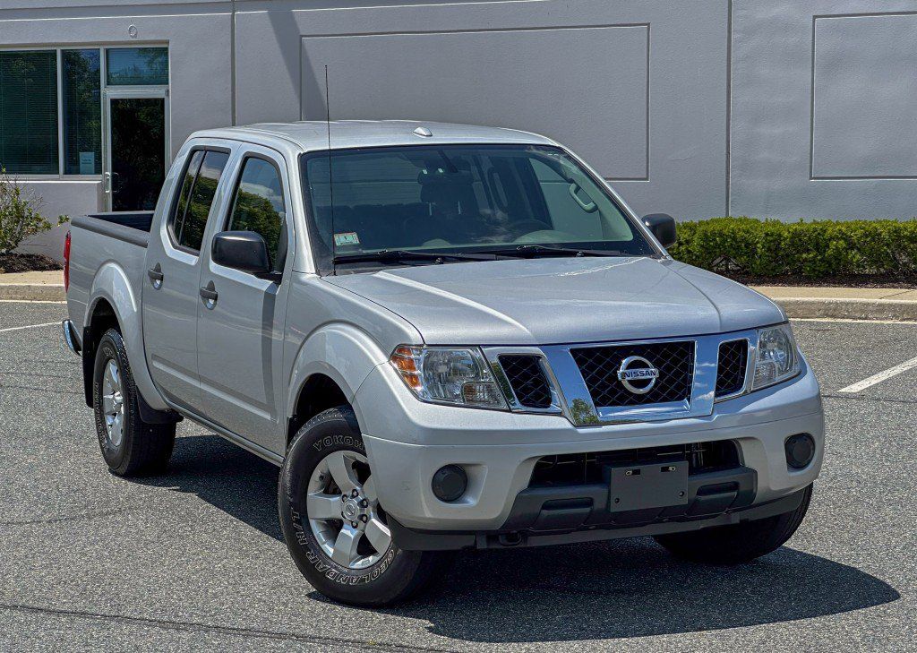 Used 2013 Nissan Frontier SV AWD/4WD image 8