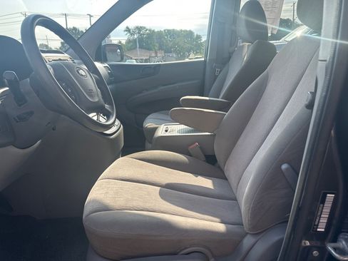 Used 2014 Kia Sedona LX w/ Power Package FWD image 2