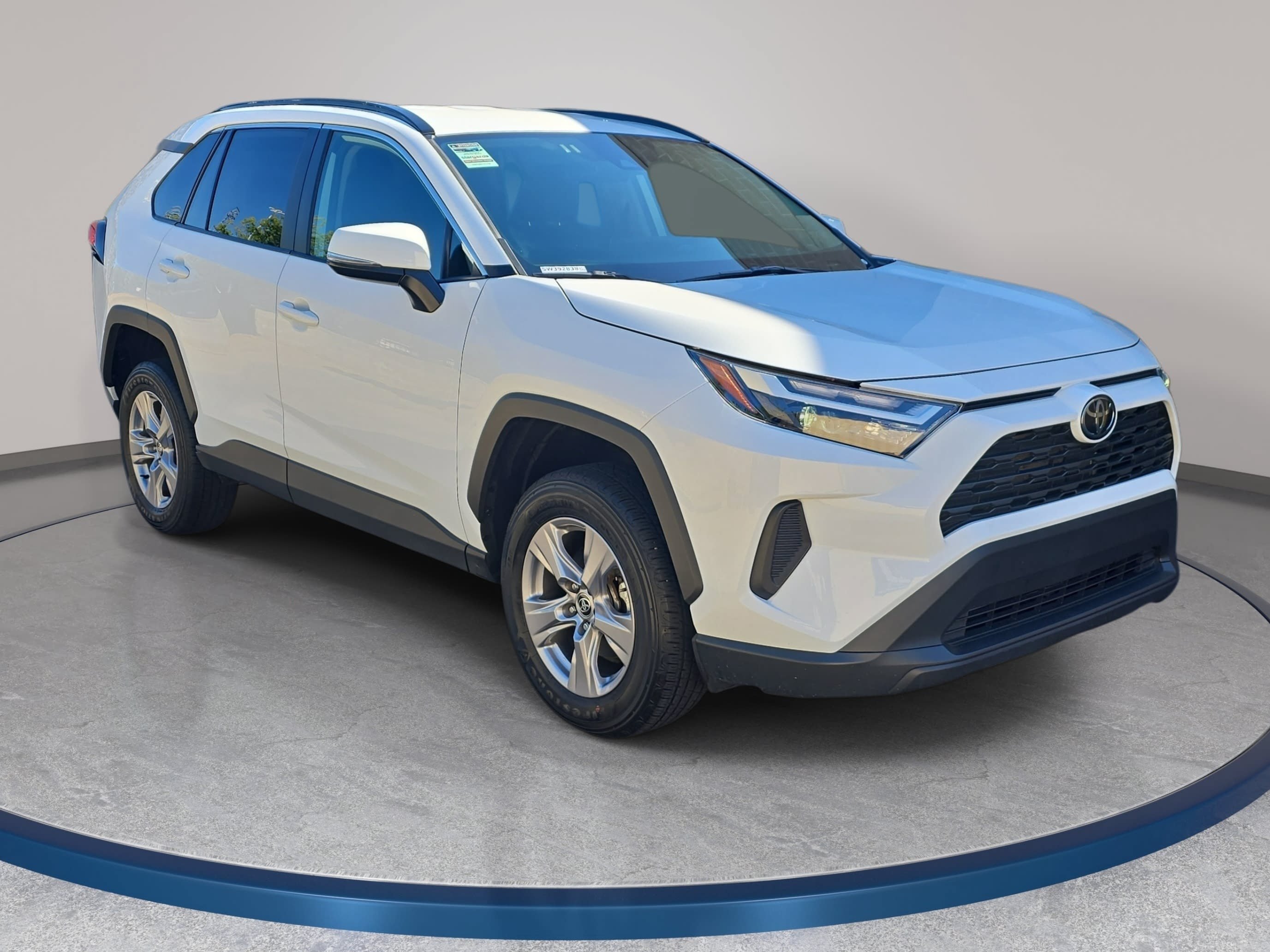 Used 2025 Toyota RAV4 XLE FWD image 3