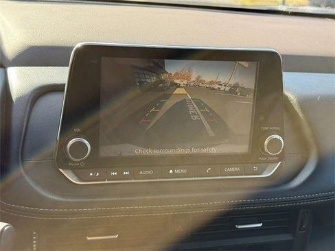 Used 2021 Nissan Rogue S image 22