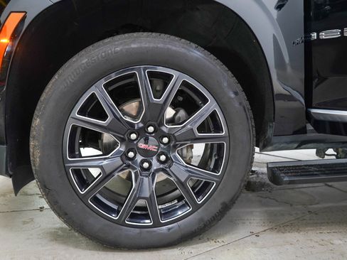Used 2025 GMC Yukon Denali w/ Sun & Power Step Package AWD/4WD image 32
