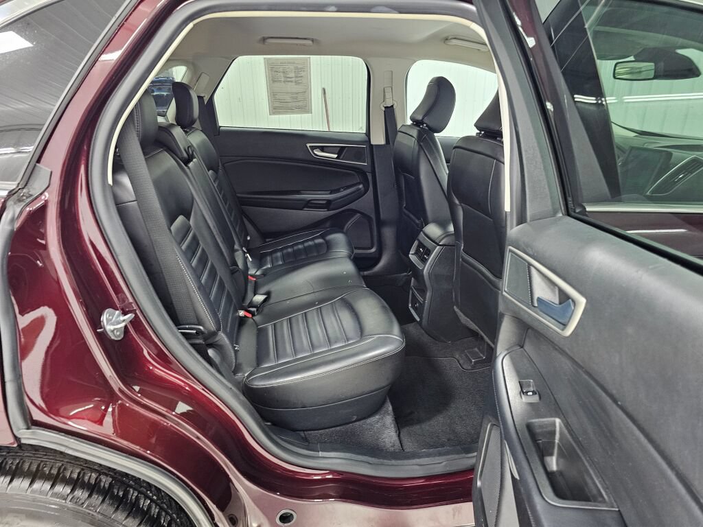 Used 2024 Ford Edge SEL AWD/4WD image 16