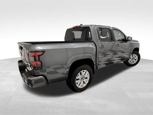 Used 2023 Nissan Frontier SV image 5
