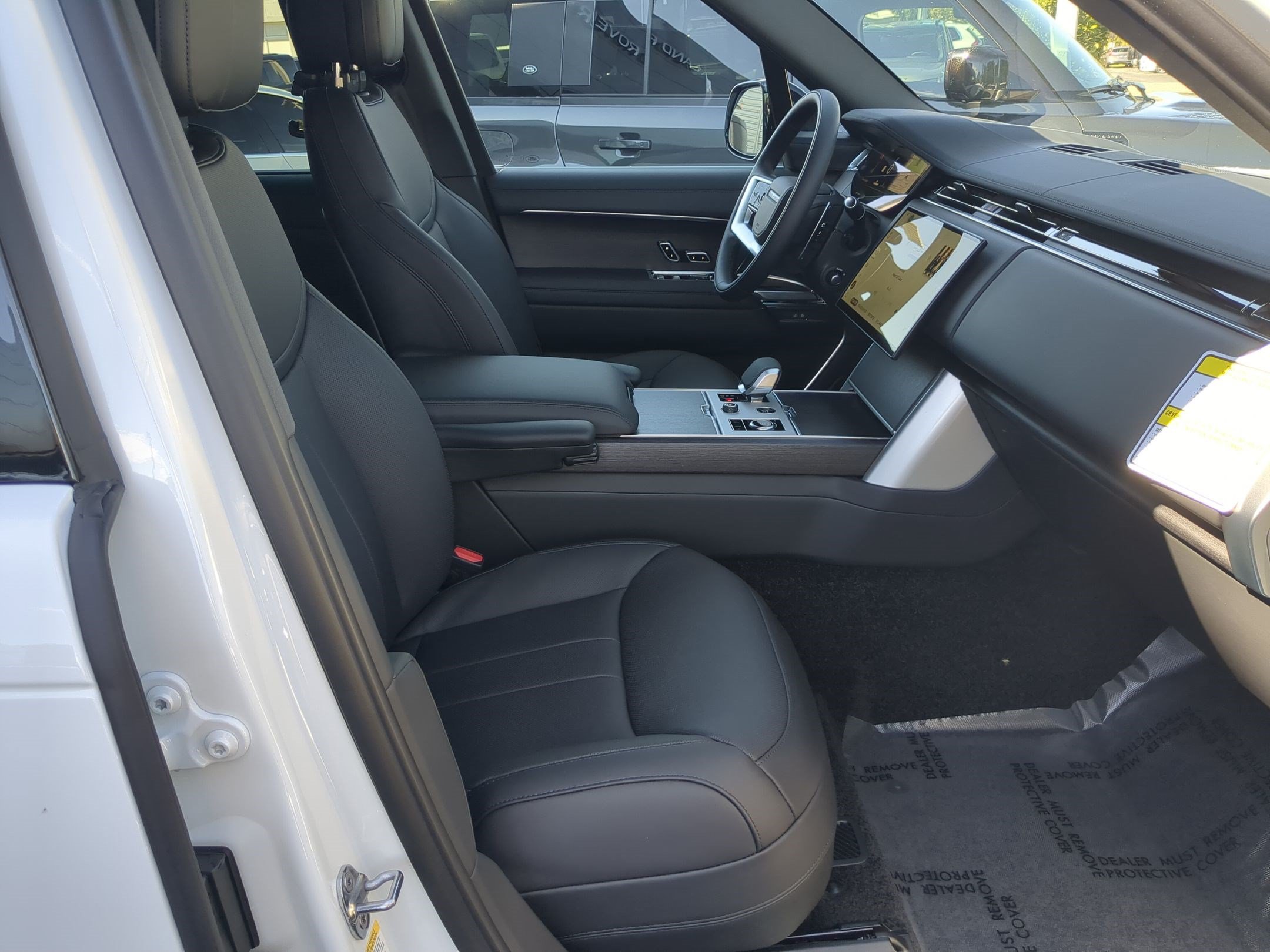 New 2027 Land Rover Range Rover Long Wheelbase SE AWD/4WD image 31