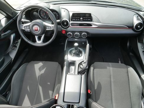 Used 2017 FIAT 124 Spider Classica RWD image 10