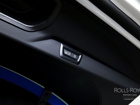 Used 2024 Rolls-Royce Cullinan AWD/4WD image 24