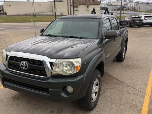 Used 2011 Toyota Tacoma 4x4 Double Cab w/ SR5 Pkg #2 image 1