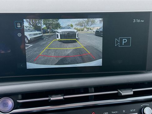 New 2025 Hyundai Tucson SE FWD image 11