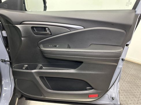 Certified 2023 Honda Passport EX-L image 37