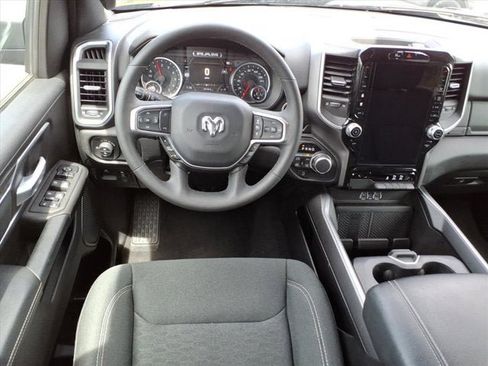 Used 2025 RAM 1500 Big Horn AWD/4WD image 8