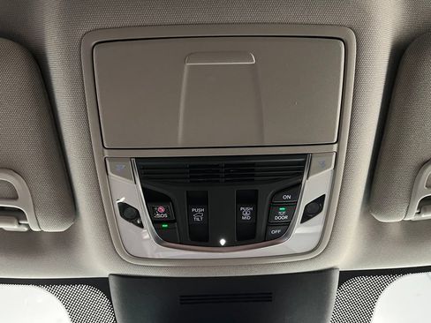 Certified 2025 Acura MDX SH-AWD w/ Technology Package image 9