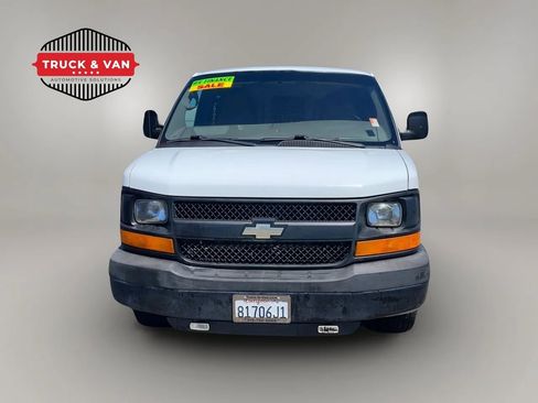 Used 2013 Chevrolet Express 2500 RWD image 2