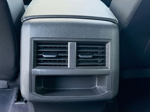 Used 2022 Volkswagen Atlas Cross Sport SE w/ Panoramic Sunroof Package image 22