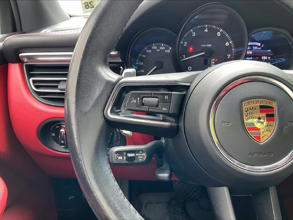 Certified 2023 Porsche Macan AWD/4WD image 23