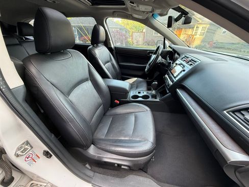 Used 2017 Subaru Outback 3.6R Limited image 11