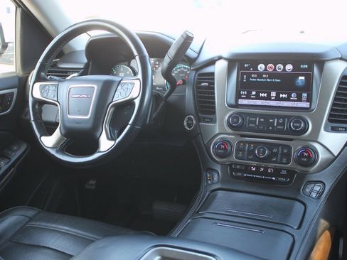 Used 2019 GMC Yukon XL Denali image 10
